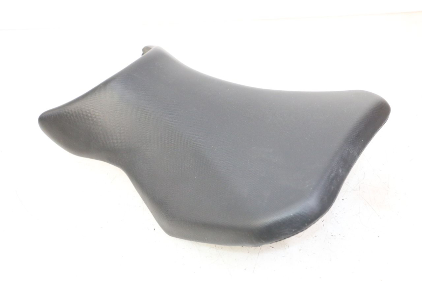 photo de FRONT SEAT SUZUKI GSR 750 (2011 - 2017) - Surface and material condition