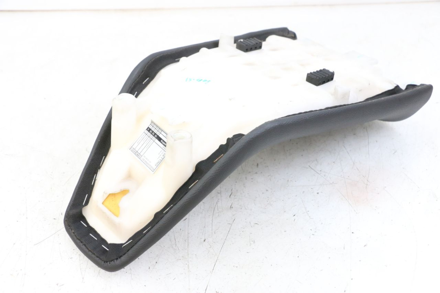 photo de FRONT SEAT HUSQVARNA SVARTPILEN 401 (2018 - 2023) - Zoom on usage condition