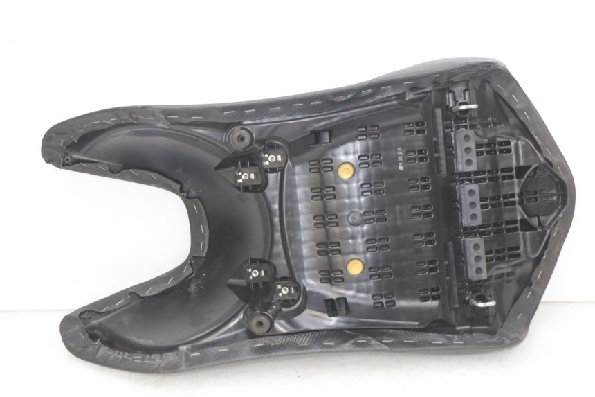 photo de FRONT SEAT HONDA INTEGRA NC D 750 (2016 - 2018) - Fixing points details