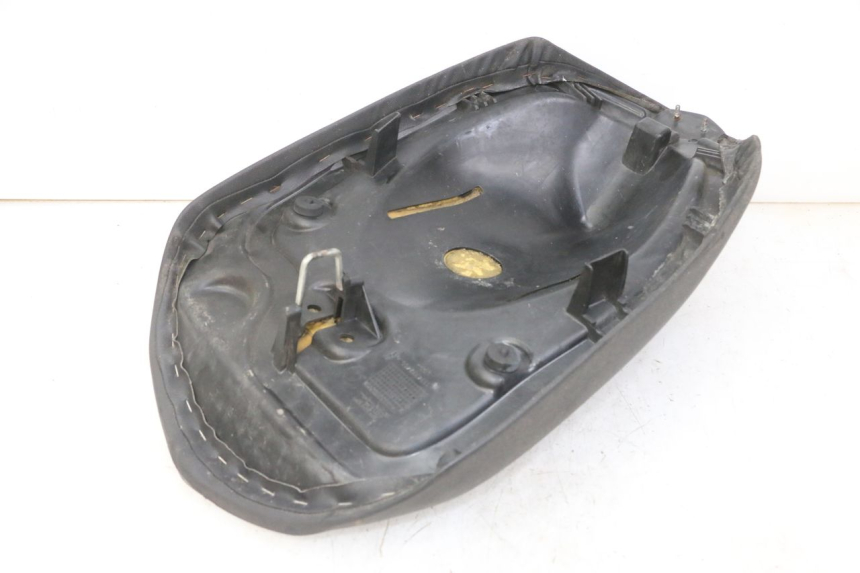 photo de FRONT SEAT PEUGEOT JET FORCE CARBU 50 (2003 - 2016) - Alternative perspective