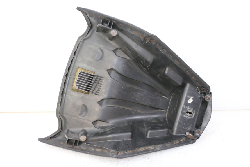 photo de FRONT SEAT PEUGEOT SATELIS COMPRESSOR K15 125 (2006 - 2009) - Alternative perspective