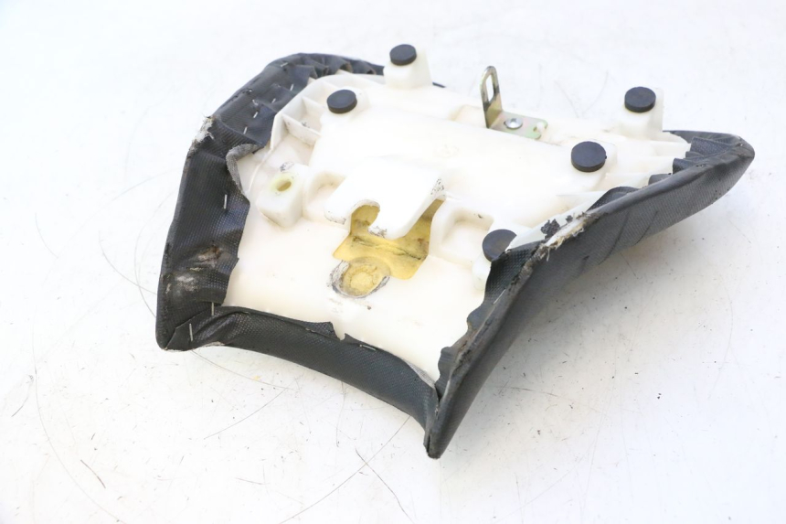 photo de FRONT SEAT YAMASAKI ROADSTER 50 (2013 - 2018) - Surface and material condition