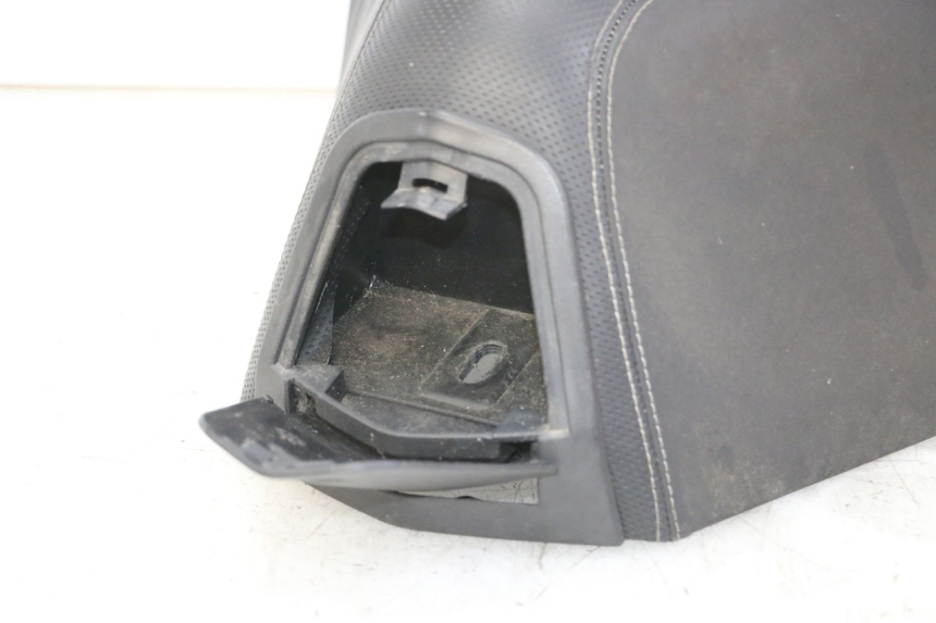 photo de FRONT SEAT PEUGEOT SATELIS 125 (2013 - 2018) - Alternative perspective