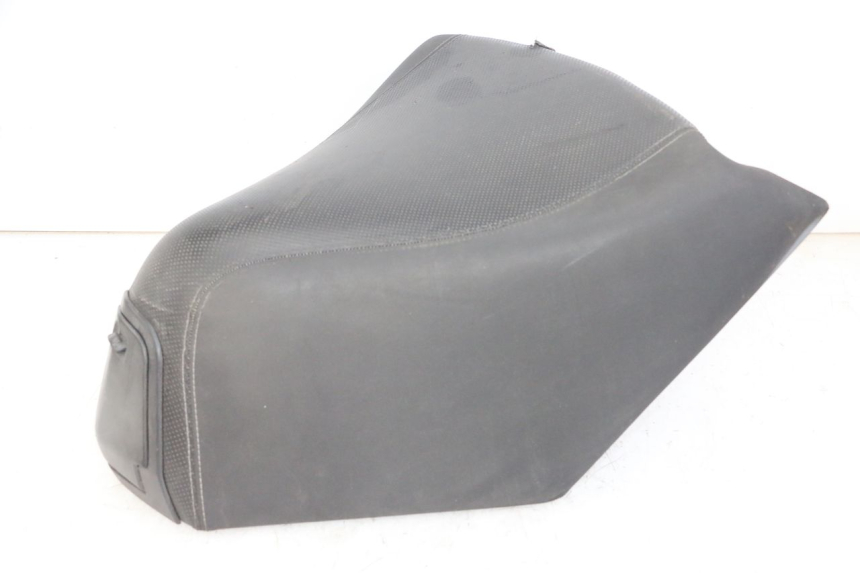 photo de FRONT SEAT PEUGEOT SATELIS 125 (2013 - 2018) - High-resolution close-up