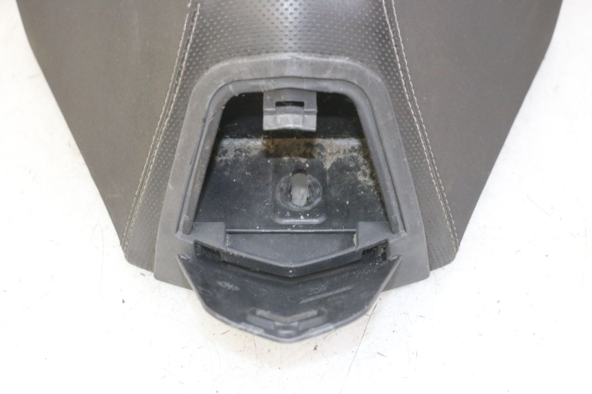 photo de FRONT SEAT PEUGEOT SATELIS 125 (2013 - 2018) - Product overview