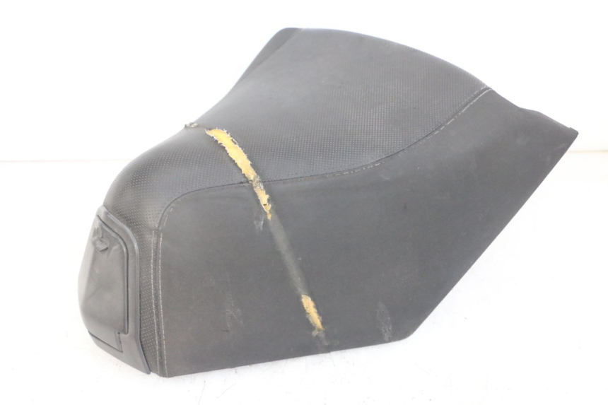 photo de FRONT SEAT PEUGEOT SATELIS 125 (2013 - 2018) - Distinctive features