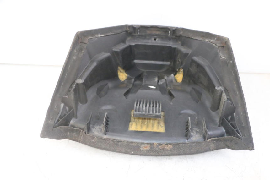 photo de FRONT SEAT PEUGEOT SATELIS 125 (2013 - 2018) - Fixing points details