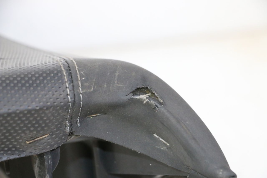 photo de FRONT SEAT PEUGEOT SATELIS 125 (2010 - 2012) - Additional view of the item