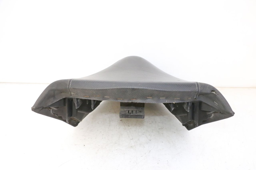 photo de FRONT SEAT PEUGEOT SATELIS 125 (2010 - 2012) - Distinctive features