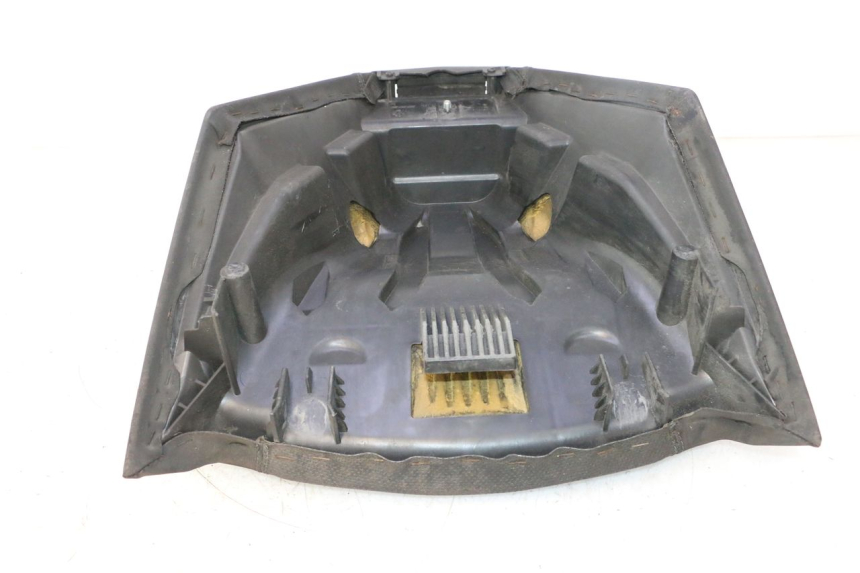 photo de FRONT SEAT PEUGEOT SATELIS 125 (2013 - 2018) - Technical close-up