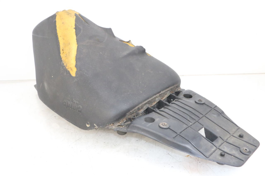 photo de FRONT SEAT APRILIA SR CARB LC 2T 50 (2004 - 2012) - Component detail