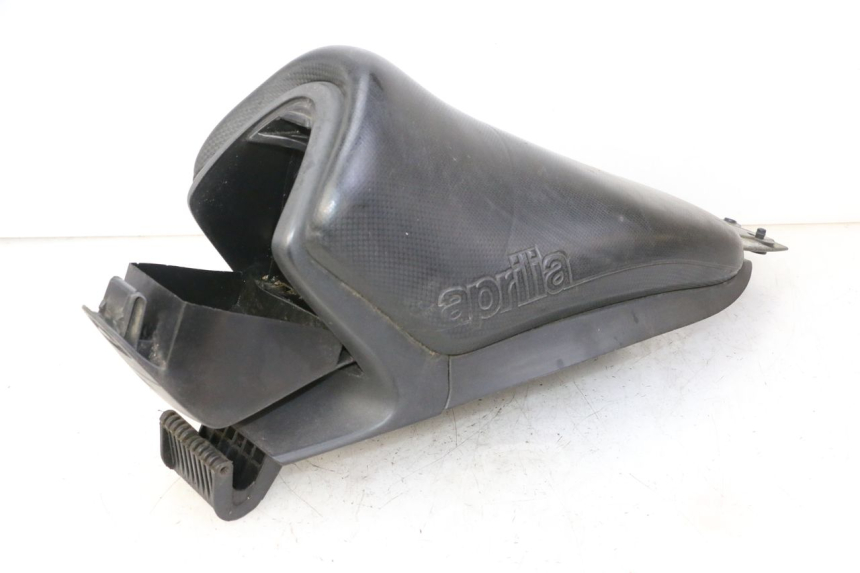 photo de FRONT SEAT APRILIA SR R 2T LC 50 (2018 - 2021) - High-resolution close-up