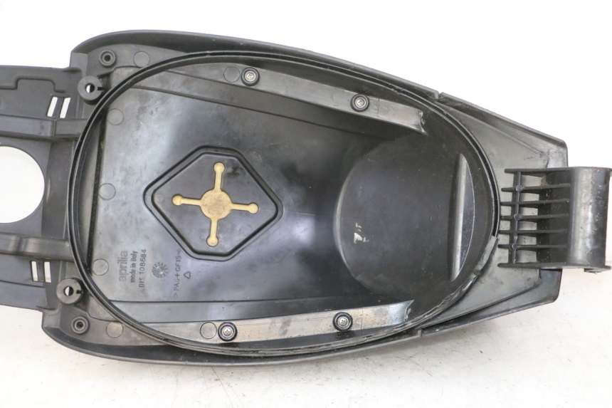 photo de FRONT SEAT APRILIA SR R 2T LC 50 (2018 - 2021) - Technical close-up