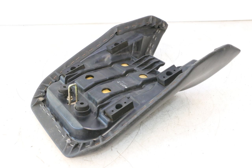 photo de FRONT SEAT DAELIM VJ ROADWIN 125 (2004 - 2007) - Additional view of the item