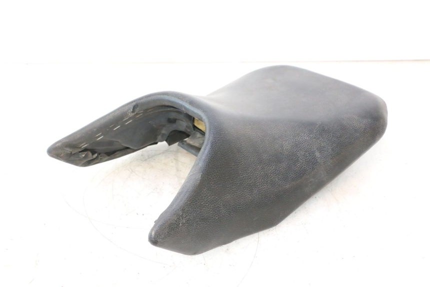 photo de FRONT SEAT DAELIM VJ ROADWIN 125 (2004 - 2007) - Fixing points details