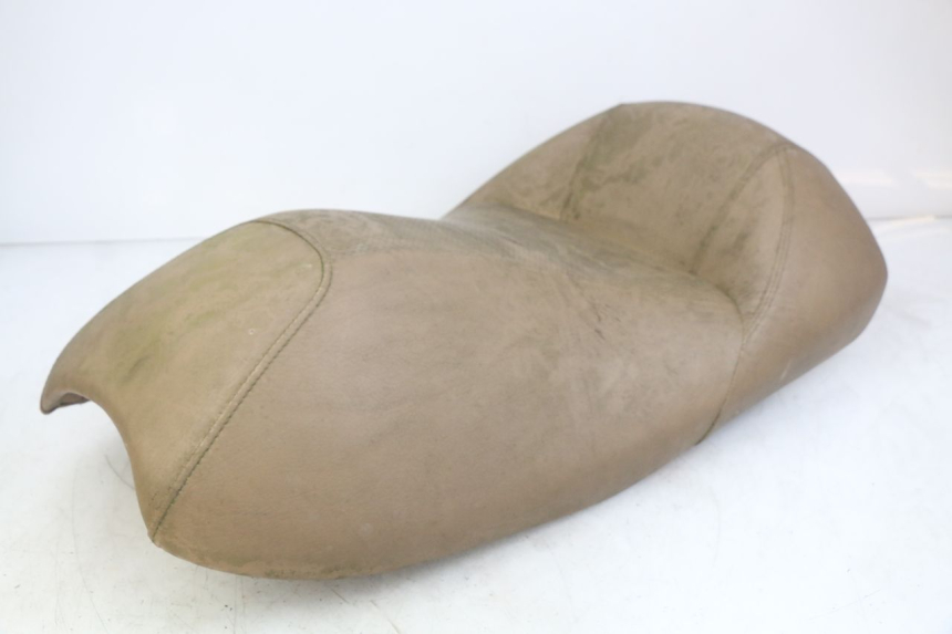 photo de FRONT SEAT YAMAHA YP MAJESTY 400 (2004 - 2008) - Detailed visual inspection