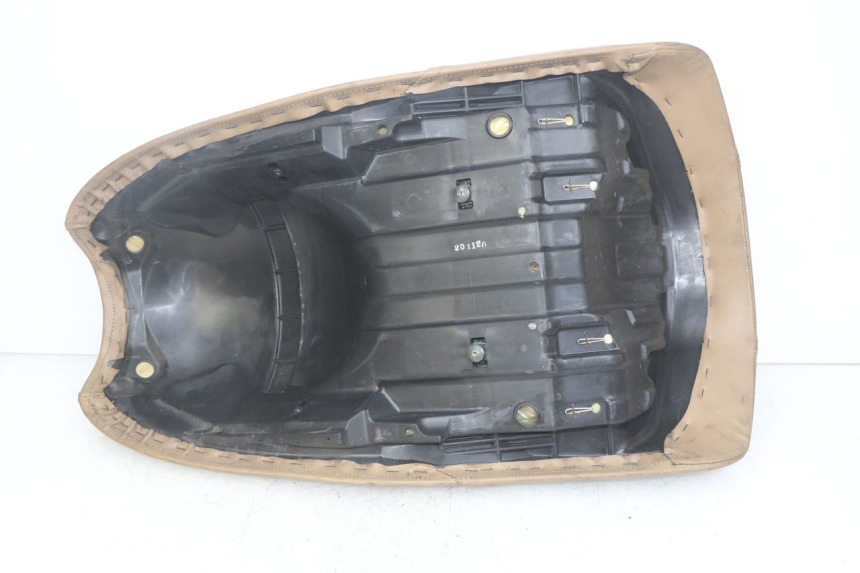 photo de FRONT SEAT YAMAHA YP MAJESTY 400 (2004 - 2008) - Technical close-up