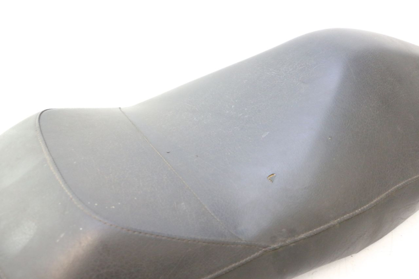 photo de FRONT SEAT YAMAHA YP MAJESTY 125 (1998 - 2001) - Component detail