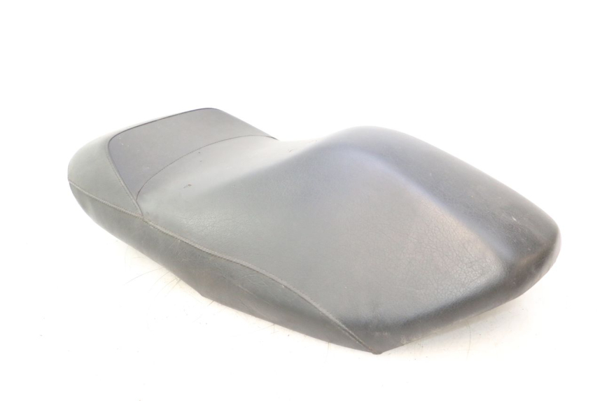 photo de FRONT SEAT YAMAHA YP MAJESTY 125 (1998 - 2001) - High-resolution close-up