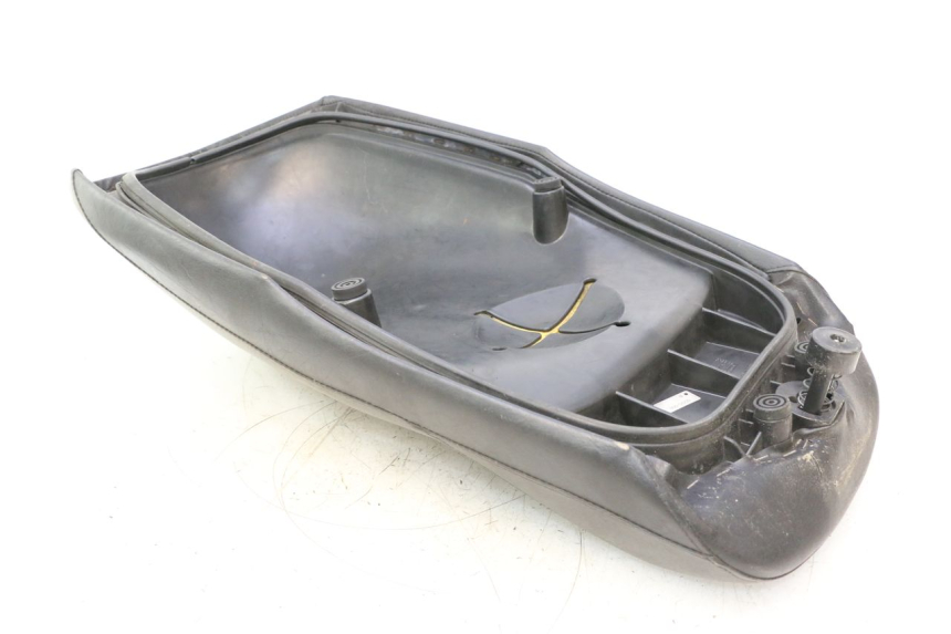 photo de FRONT SEAT YAMAHA YP MAJESTY 125 (1998 - 2001) - Surface and material condition