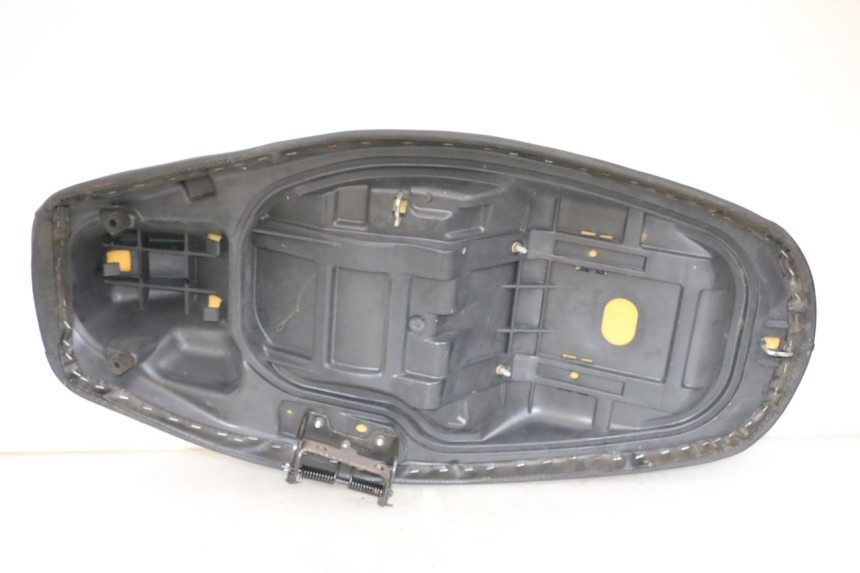 photo de SEAT JONWAY AZTRAL 125 (2008 - 2017) - Fixing points details