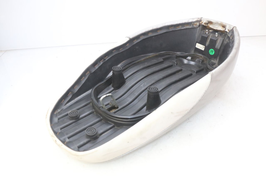 photo de SEAT MBK BOOSTER SPIRIT NAKED 50 (2004 - 2017) - Distinctive features