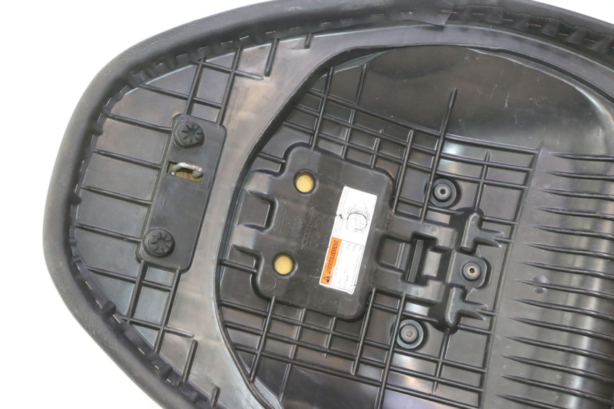 photo de SEAT SUZUKI BURGMAN 125 (2007 - 2014) - Detailed visual inspection
