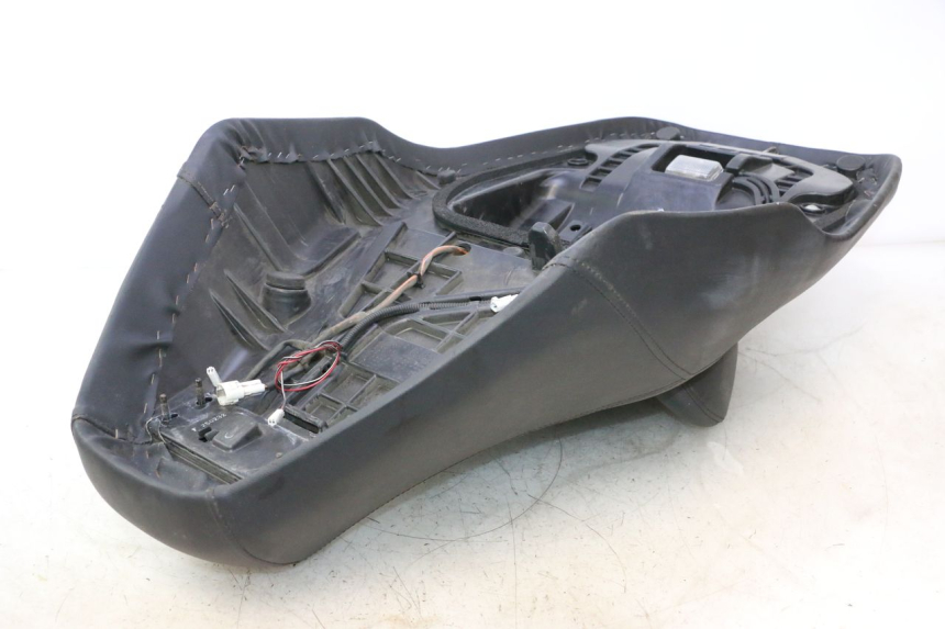 photo de SEAT SUZUKI BURGMAN EXECUTIVE ABS 650 (2006 - 2012) - Detailed visual inspection