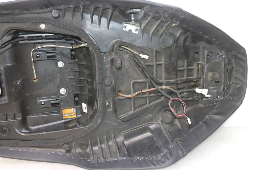 photo de SEAT SUZUKI BURGMAN EXECUTIVE ABS 650 (2006 - 2012) - Alternative perspective