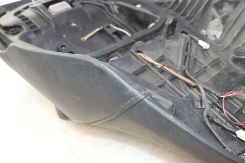 photo de SEAT SUZUKI BURGMAN EXECUTIVE ABS 650 (2006 - 2012) - Fixing points details