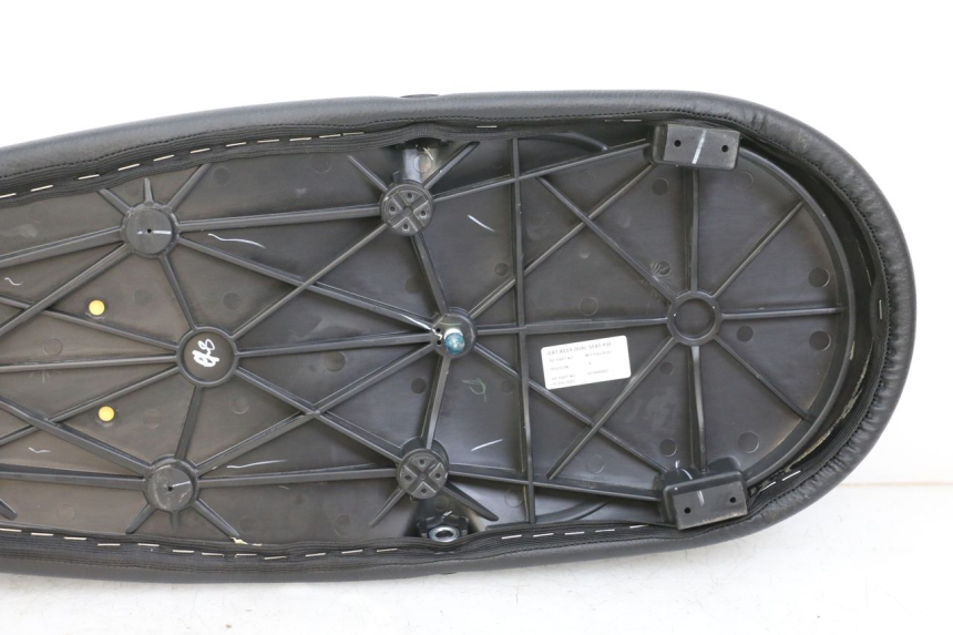 photo de SEAT ROYAL ENFIELD CONTINENTAL GT 650 (2019 - 2024) - Technical close-up