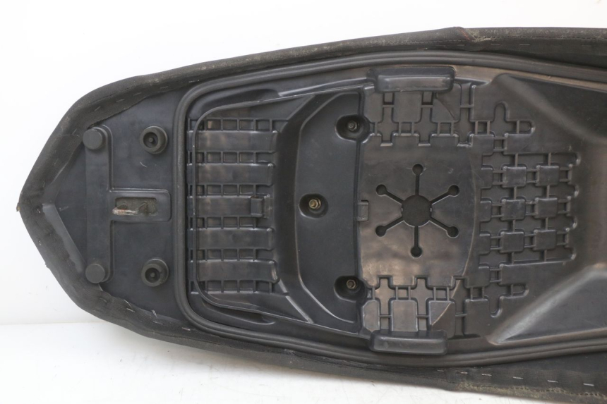 photo de SEAT LONGJIA EASY MAX 125 (2020 - 2024) - Fixing points details