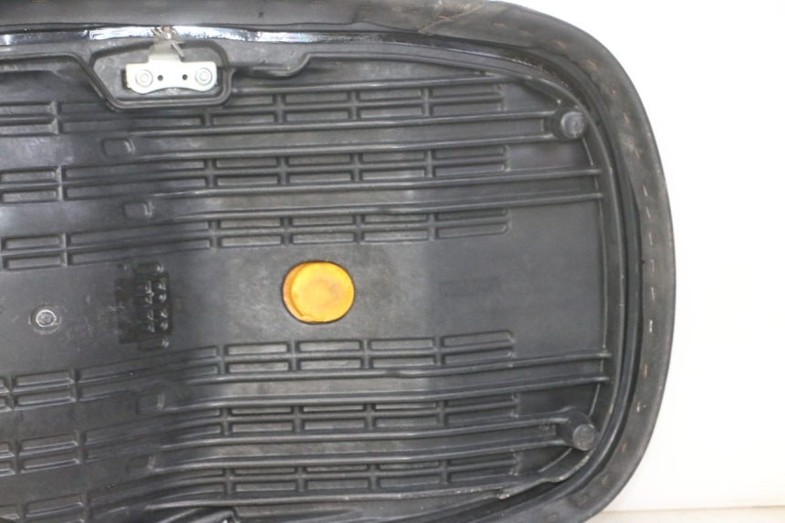 photo de SEAT HONDA FES S-WING SWING ABS 125 (2007 - 2015) - Surface and material condition