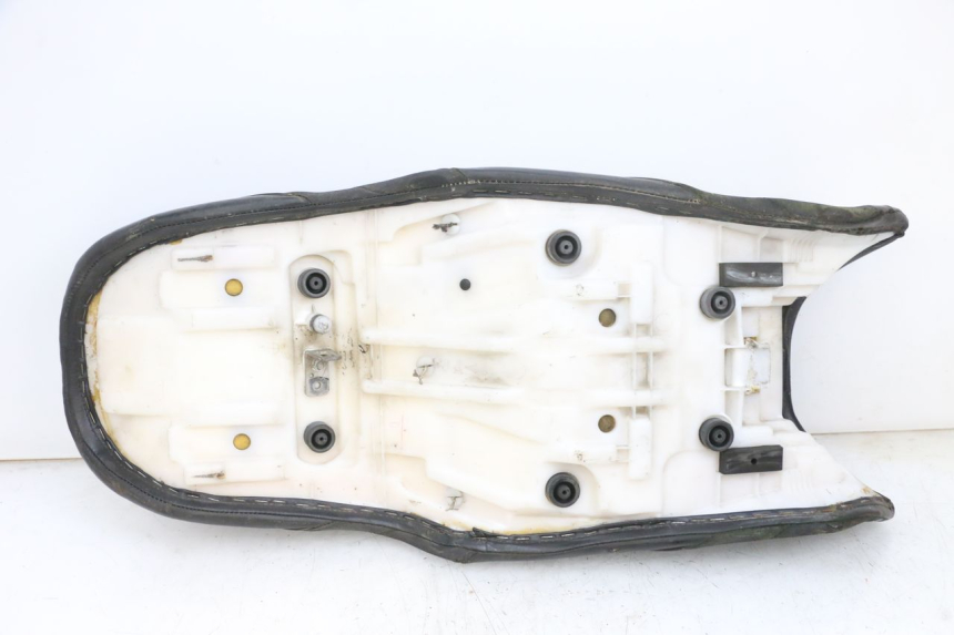 photo de SEAT YAMAHA FZ6 N FAZER 600 (2004 - 2006) - High-resolution close-up