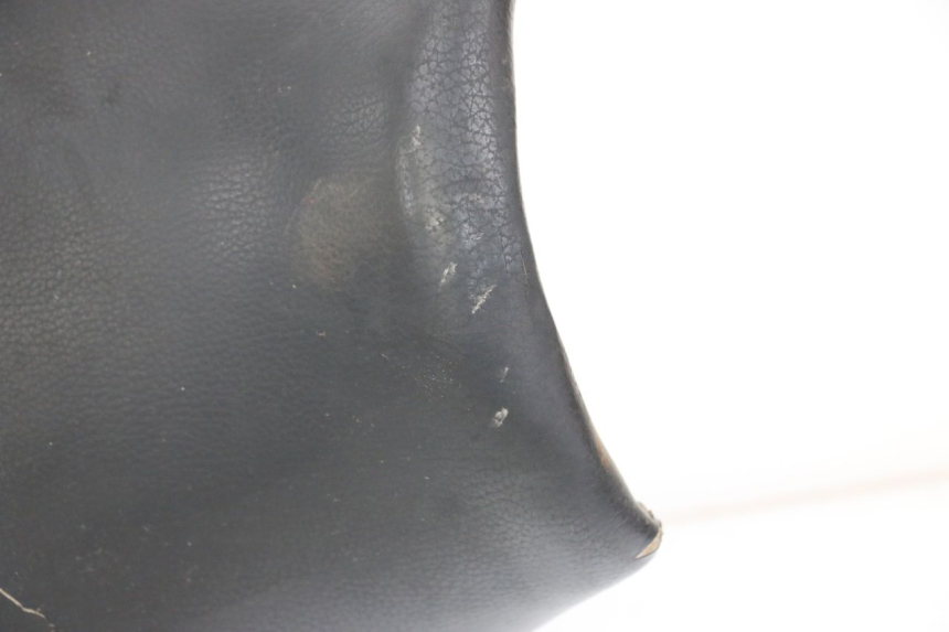 photo de Saddle HYOSUNG GF 125 (2001 - 2005) - Component zoom