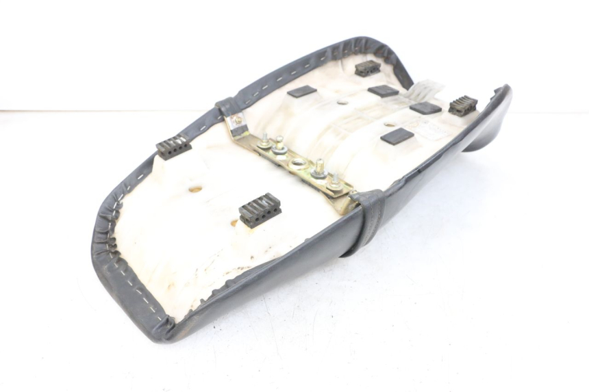 photo de Saddle HYOSUNG GF 125 (2001 - 2005) - Alternative perspective