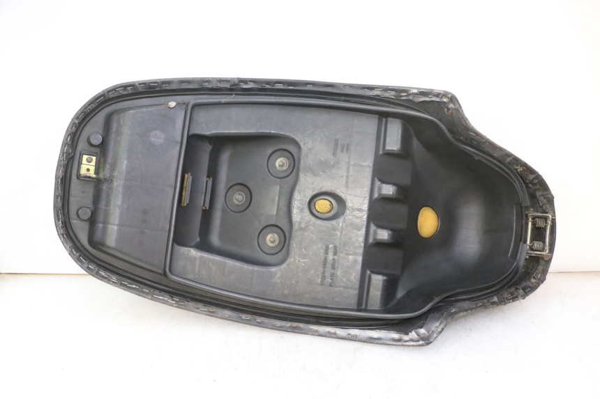 photo de SEAT KYMCO GRAND DINK 125 (2002 - 2007) - Detailed visual inspection