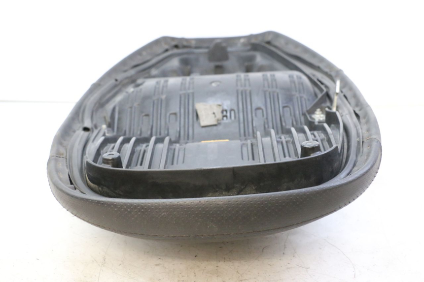 photo de SEAT HONDA FES S-WING SWING ABS 125 (2007 - 2015) - Distinctive features