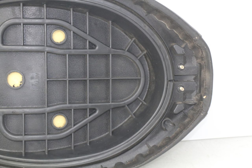 photo de SEAT VENESI LOWIGI RETRO JJ50QT-3 50 (2020 - 2022) - Fixing points details