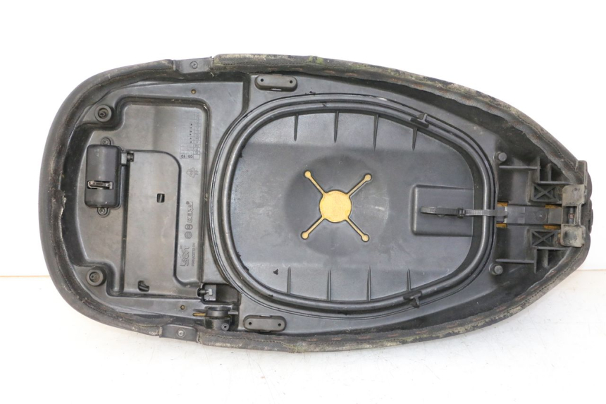 photo de SEAT PIAGGIO LXV 4T 50 (2009 - 2013) - Alternative angle