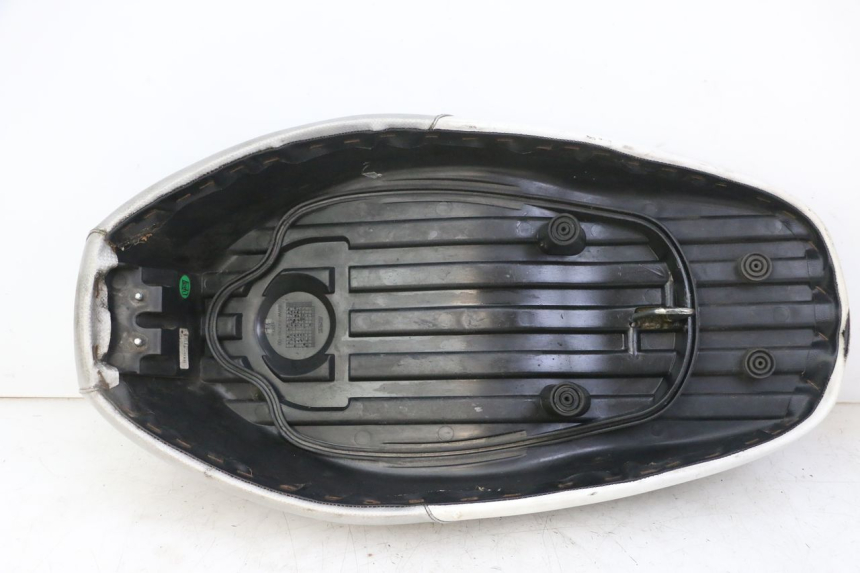 photo de SEAT MBK BOOSTER SPIRIT NAKED 50 (2004 - 2017) - Distinctive features