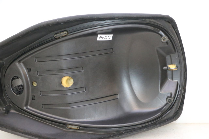 photo de SEAT PIAGGIO MP3 LT 300 (2010 - 2016) - Alternative angle