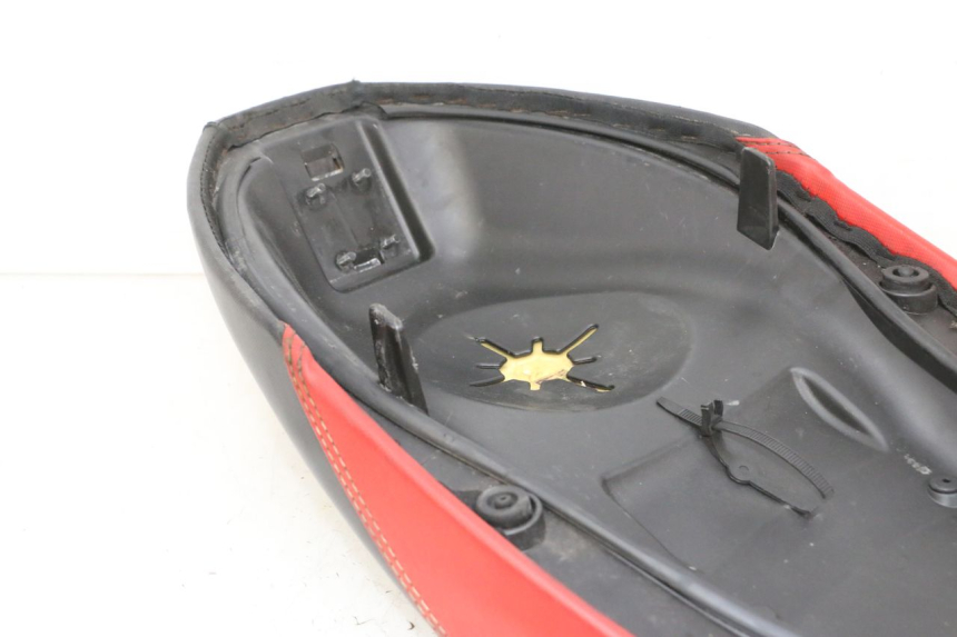 photo de SEAT PIAGGIO NEW TYPHOON 50 (2018 - 2021) - Detailed visual inspection