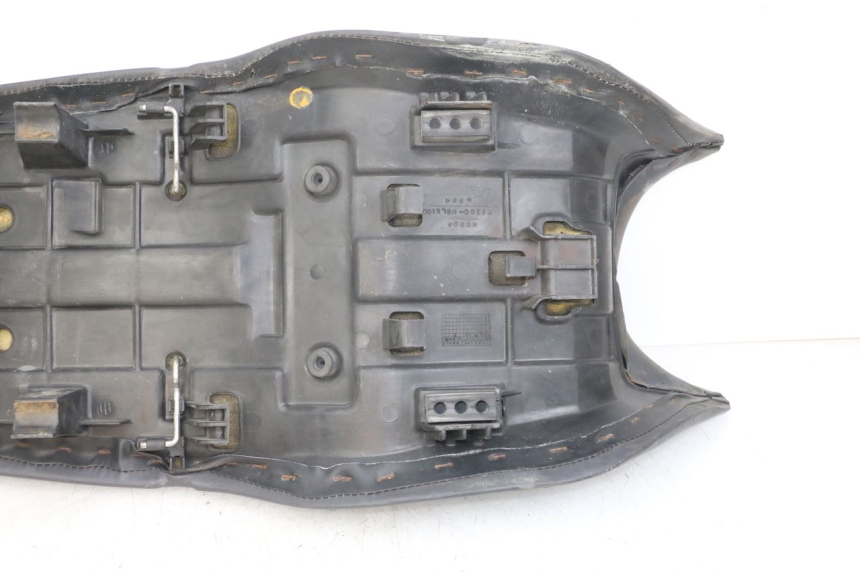 photo de SEAT HONDA NTV DEAUVILLE 650 (1998 - 2001) - Distinctive features