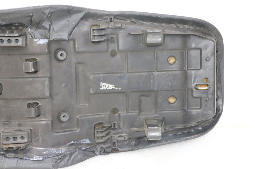 photo de SEAT HONDA NTV DEAUVILLE 650 (1998 - 2001) - Surface and material condition