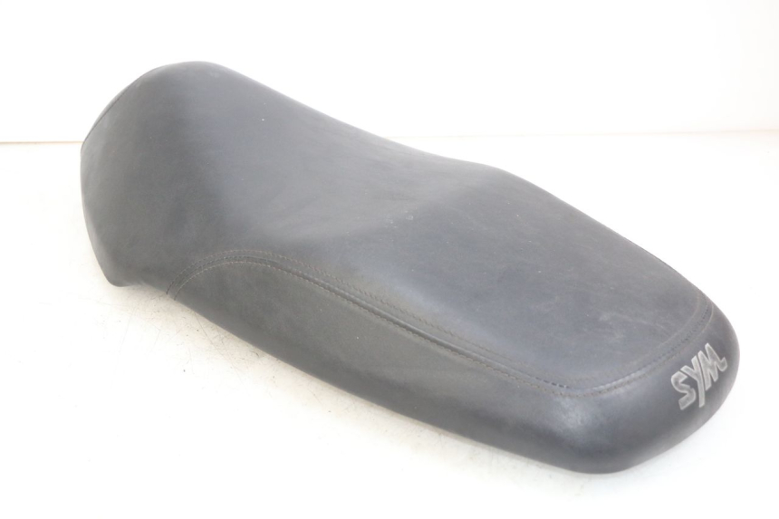 photo de SEAT SYM ORBIT III 3 4T 50 (2021 - 2025) - Alternative perspective