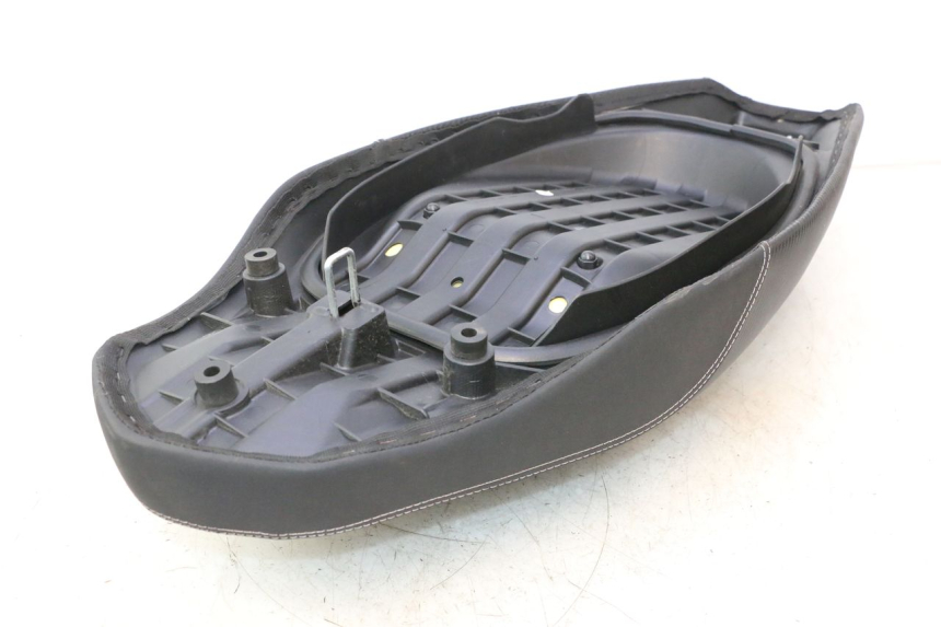 photo de SEAT JM MOTORS R-MAX TECH 50 (2024 - 2026) - Technical close-up