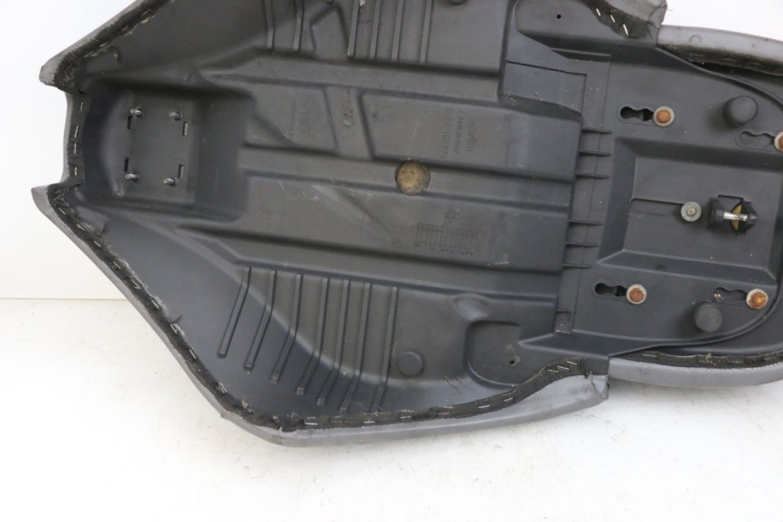 photo de SEAT APRILIA SCARABEO GT 125 (1999 - 2007) - Alternative perspective