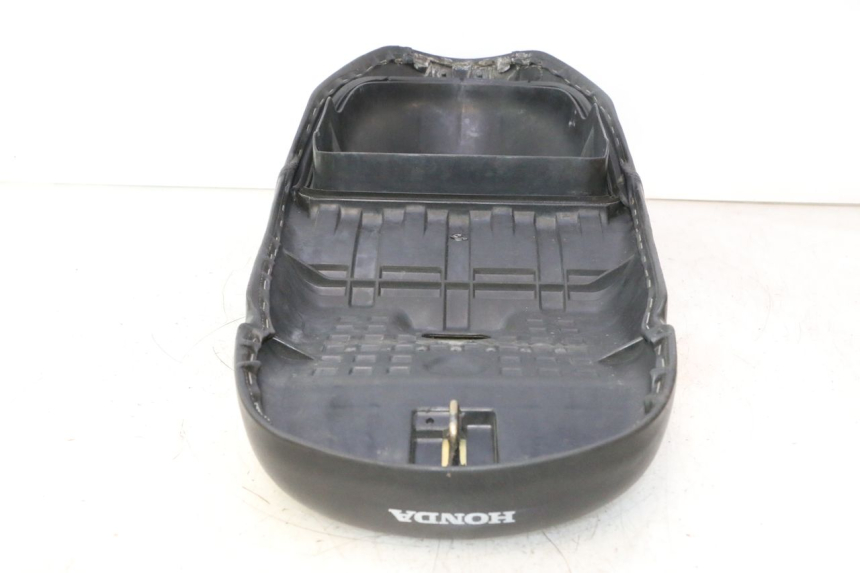 photo de SEAT HONDA SH 125 (2001 - 2003) - Fixing points details