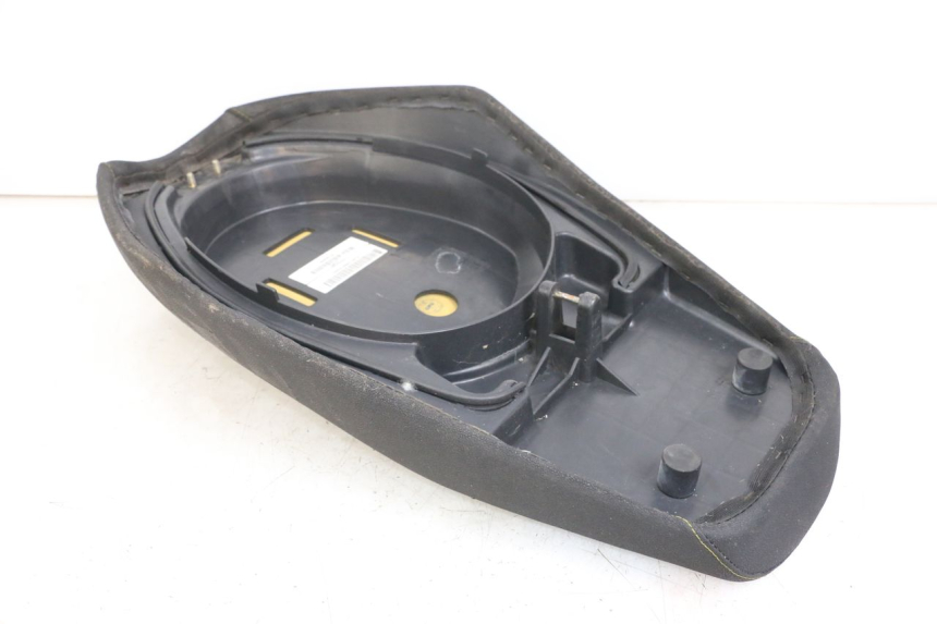 photo de Saddle BEELINE VELOCE 4T 50 (2011 - 2020) - Surface and material condition